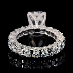 Anillo de Compromiso con Diamante Cultivado en Laboratorio, Corte Radiante, 6.20 Ct, Certificado IGI, Oro Blanco de 14k - Product Image 4