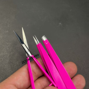 Pince à épiler de luxe rose vif en acier inoxydable de qualité supérieure, design moderne pointu et incliné, légère et écologique - Product Image 4