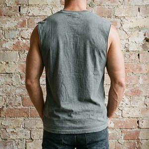 เสื้อยืดคอตตอนพรีเมียมเนื้อหนา ทรงเข้ารูป พร้อมดีไซน์วินเทจฟอกสี และทรงไหล่ตกขนาดโอเวอร์ไซส์ - Product Image 3