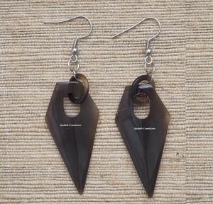 Boucles d'oreilles créoles en corne de buffle naturelle, forme triangulaire, faites à la main, légères, géométriques, modernes, écologiques, pour mariage, style tendance - Product Image 2