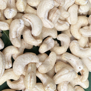 Fabrication de noix de cajou WW180, WW240, WW320, LP, acheteurs de noix de cajou brutes, exportation en gros de noix de cajou vers l'Asie, le Moyen-Orient - Product Image 1