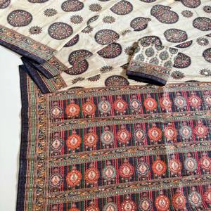 VASTRA COTTAGE Saree de Seda Pura Suave con Estampado Digital Posicionado y Trabajo de Espejo Original, con Blusa con Trabajo de Espejo - Product Image 5