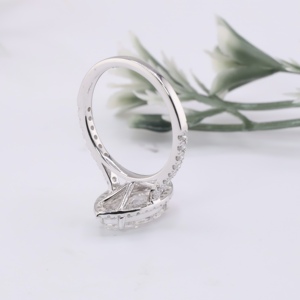 Anillo de compromiso de lujo en oro blanco con diamante de corte marquesa cultivado en laboratorio, micro pavé, halo, solitario, con diamantes laterales, para mujer. - Product Image 3