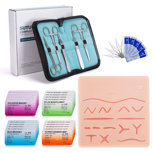 Kit d'entraînement à la suture chirurgicale avec tous les outils de chirurgie professionnels, y compris des lames et un coussin de peau en silicone à 3 couches pour la formation aux compétences de suture chirurgicale - Product Image 1