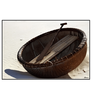 SUPER VENTAS: Bote de Bambú Natural con Remo, Hecho a Mano en Vietnam, para 2-4 Personas, Ideal para Resorts - Product Image 3