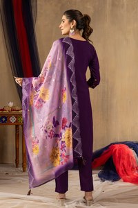 Conjunto de Kurti y Pantalón de Seda Romana al por Mayor con Bordado Multihilo y Dupatta de Seda Chanderi, Colección de Exportación - Product Image 5