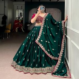Ensemble Lehenga Choli en soie VASTRA COTTAGE avec broderie de paillettes et fils, double cancan, jupe ample, avec chemisier, tenue de mariée et de soirée - Product Image 1