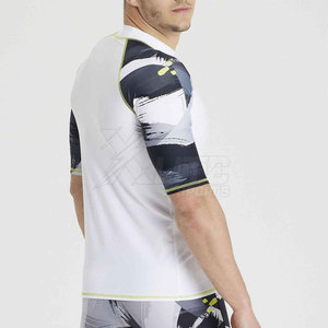 T-shirt de compression amincissant anti-transpiration pour homme, haut de sport à manches courtes pour la gym, la course, l'entraînement, le cyclisme et les sports - Product Image 3