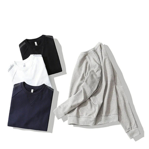 Sudaderas básicas de algodón mezclado con logotipo personalizado, lisas y teñidas, para hombre, estilo cuello redondo, corte ajustado, para uso casual. - Product Image 4