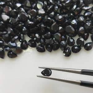 Espinela Negra Natural 5x4MM Corte Pera, Gema Suelta de la Mejor Calidad para la Fabricación de Joyas - Product Image 1