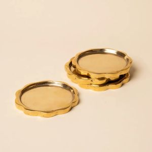 Posavasos de Metal Contemporáneo para Mesa, Diseñado para Accesorios de Cocina Premium, Decoración de Comedor y Soluciones de Protección de Bebidas - Product Image 1