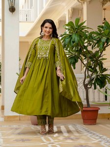 Vestido Anarkali Kurta de Seda Romana Viscosa Verde Oliva Más Vendido para Mujer con Estilo Tradicional Indio para Bodas - Product Image 2