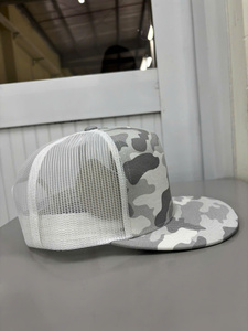 Casquette Trucker Unisexe Hip Hop Personnalisable OEM en Poly/Coton Camouflage Tendance avec Logo Personnalisé 5 Panneaux Sport Vietnam Quatre Saisons - Product Image 3