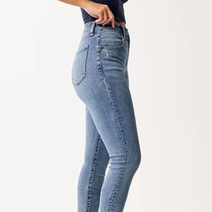Jean slim décontracté pour femme, coupe ajustée, en denim de qualité supérieure, taille haute, jambe droite, bleu, en vente - Product Image 5