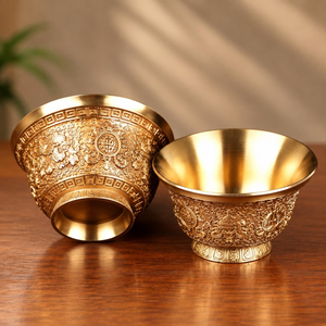 Cuenco de Ofrenda Tibetano Antiguo de Latón con Ocho Símbolos Auspiciosos, Taza de Agua para Rituales Budistas, Acabado Dorado, Estilo Vintage - Product Image 4