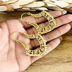 Pendientes Boho de Diseño Moderno, Joyería Tribal de Latón para Mujer, Chapados en Oro de 18k, Filigrana Floral, Geométricos, Colgantes, Venta al por Mayor/OEM/ODM - Product Image 5