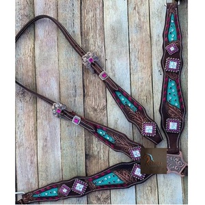 Ensemble de têtière et de collier de poitrail pour cheval en cuir marron, avec incrustation turquoise et conchos en cristal rose, style western - Product Image 3