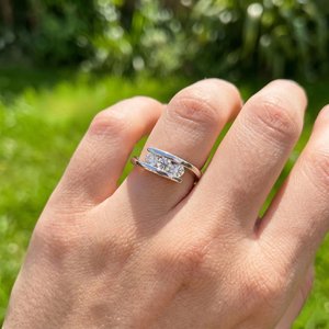 Bague en argent sterling 925 plaqué or 18 carats de style hip-hop avec moissanite taille brillant, étincelante, élégante, bijou de mode, cadeau - Product Image 1