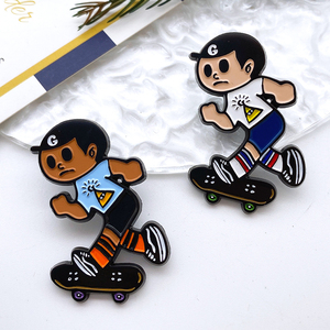 Épingles en émail plaquées nickel noir - Product Image 3