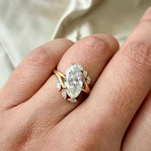 Bague de fiançailles en or massif 14 carats avec diamant ovale de 5,00 carats, cultivé en laboratoire, à double sangle croisée, bijoux fins pour amoureux - Product Image 2