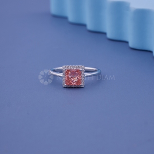 Anillo de Diamante de Diseño Moderno, Corte Princesa, con Certificado IGI y Claridad VVS, para Mujer, en Venta para Exportación - Product Image 1
