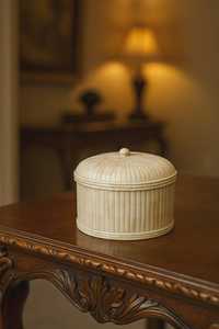 Boîte à bijoux artistique abstraite en os incrusté, organisateur de rangement artisanal haut de gamme avec motif élégant noir et blanc pour un style luxueux - Product Image 4