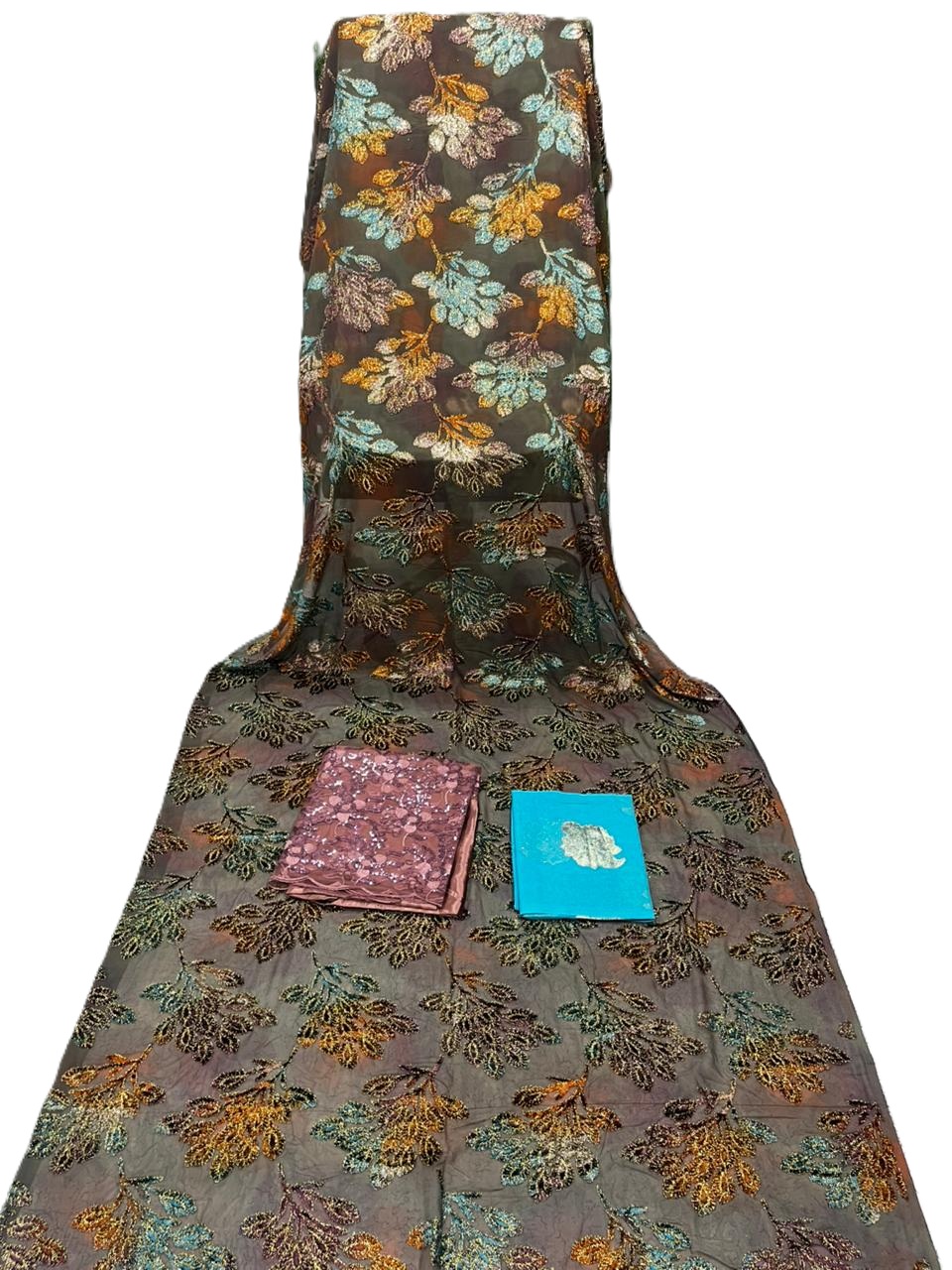 สีเทาเข้ม