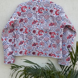 Veste matelassée pour femme à manches longues, imprimé floral, en coton, vêtement d'extérieur de printemps, longueur normale, tissu tissé, style pull - Product Image 1