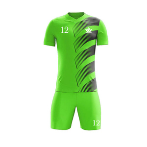 Conjunto de Camiseta de Fútbol Personalizada Verde para Hombre, Cuello en V, Manga Corta, Impresión Frontal Sublimada, Poliéster que Absorbe la Humedad, Nombre del Jugador - Product Image 2