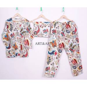 Conjunto de Pijama de Algodón Elegante de Alta Calidad Hecho a Mano en India para Mujer, Estampado Floral, Regalos para Damas de Honor, Personalizable - Product Image 6