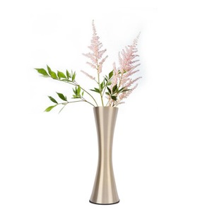 Jarrón de Metal Contemporáneo con Diseño de Orificios, Hecho a Mano, Color Beige - Product Image 4