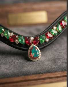 Diadema de Cuero para Caballo Rub International, Decorada con Cristales Rojos y Verdes, Hecha a Mano, Modelo 7860B, 50x50x40cm - Product Image 2