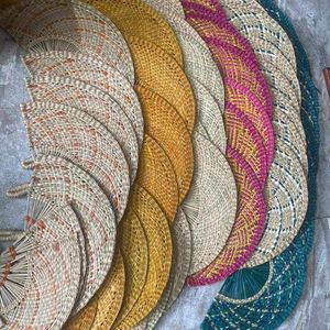 Abanico de mano sostenible hecho a mano de hierba marina, rústico, de paja tejida, para refrescarse, ideal como regalo para despedida de soltera, procedente de Vietnam. - Product Image 6