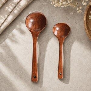 Ensemble de 2 louches en bois faites à la main, ustensiles de cuisine en bois naturel, sans danger pour les aliments, lavage à la main uniquement - Product Image 4