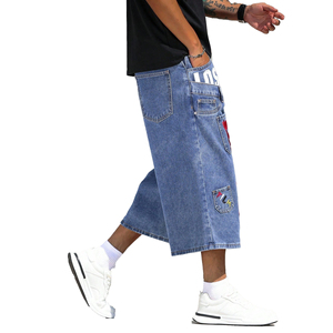 Pantalones cortos de mezclilla para hombre, estilo vintage, holgados, 100% algodón, con doble cintura, efecto desgastado y con cuentas, para verano, estilo streetwear, hasta la rodilla. - Product Image 4