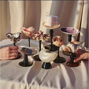 Un verre à vin attrayant en forme de coquillage marin et en verre, un excellent cadeau pour les amateurs de vin. - Product Image 2