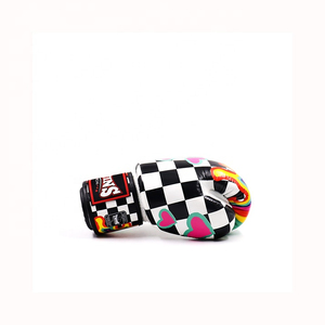 Gants de boxe Hot Selling personnalisés orange en cuir PU de haute qualité, imperméables, à séchage rapide, avec fermeture pour MMA - Product Image 2