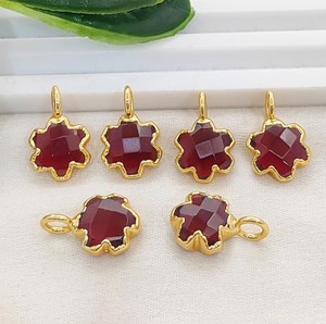 จี้หินโกเมนรูปดอกไม้/โคลเวอร์ขนาด 10 มม. สำหรับขายส่ง - Product Image 1