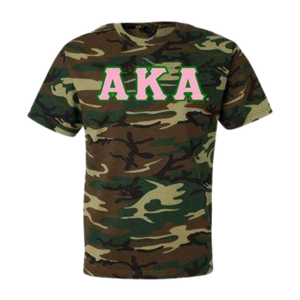 Camiseta de Camuflaje con Letras AKA, Camuflaje Bosque, Estampado de Letras Rosa y Verde, Camiseta Gráfica Informal de Algodón - Product Image 1