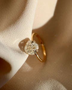 แหวนหมั้นทรงคุชชั่นธรรมชาติ ได้รับการรับรองจาก GIA ออกแบบเองด้วยทอง 18K พร้อมใบรับรอง IGI - ตัวเลือกของขวัญจำนวนมาก ผู้จัดจำหน่ายที่เชื่อถือได้ - Product Image 1