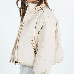 Chaqueta Acolchada Crema con Cuello Alto, Cierre de Cremallera en Manga Larga, Ropa de Invierno para Mujer, Corta, de Color Sólido - Product Image 5