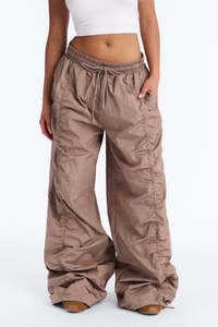 Pantalones de paracaídas anchos de nailon OEM para mujer, con cordón, estilo casual urbano, pantalones para hombre - Product Image 4