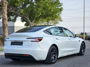 El coche eléctrico Tesla Model 3 Long Range - Product Image 3