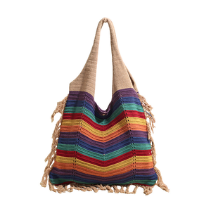Bolsa de Mano Grande con Borlas Coloridas y Cierre de Botón, Elegante Bolsa de Hombro para Viajes al Aire Libre - Product Image 1