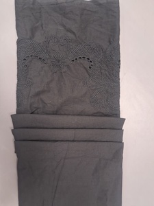 Oferta Especial: Vestidos Coordinados para Niños de Algodón Negro Ligero de Primera Calidad con Bordado de Tela, Damasco Tono sobre Tono, Trabajo de Ojal y Calado - Product Image 4