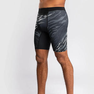 Pantalones cortos sublimados con un llamativo detalle de estampado completo, cintura elástica y acabado suave para mayor comodidad en todas las estaciones. - Product Image 3