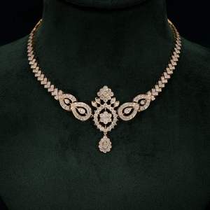 Collier de style sud-indien classique avec fleur naturelle certifiée IGI, plaqué or, chaîne maille forçat, cadeau de luxe traditionnel pour fiançailles et mariages - Product Image 3