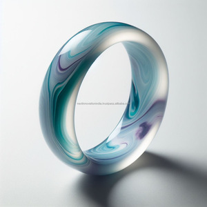 Bracelet en résine ethnique complexe pour femme Design aéré avec diamant comme pierre principale Bracelets fins raffinés - Product Image 4