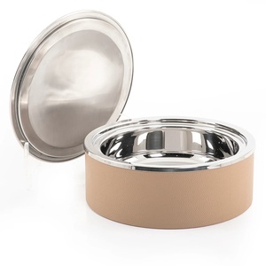 Cacerola de acero inoxidable con un elegante diseño estético que mejora la presentación en la mesa de comedor para los invitados. - Product Image 4