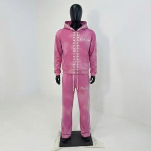 Conjunto Deportivo Personalizado Unisex con Pedrería |   Sudadera con capucha y cremallera de felpa francesa y pantalones deportivos |   Fabricante de Conjuntos Deportivos Estilo Jogger de Marca Privada OEM - Product Image 1